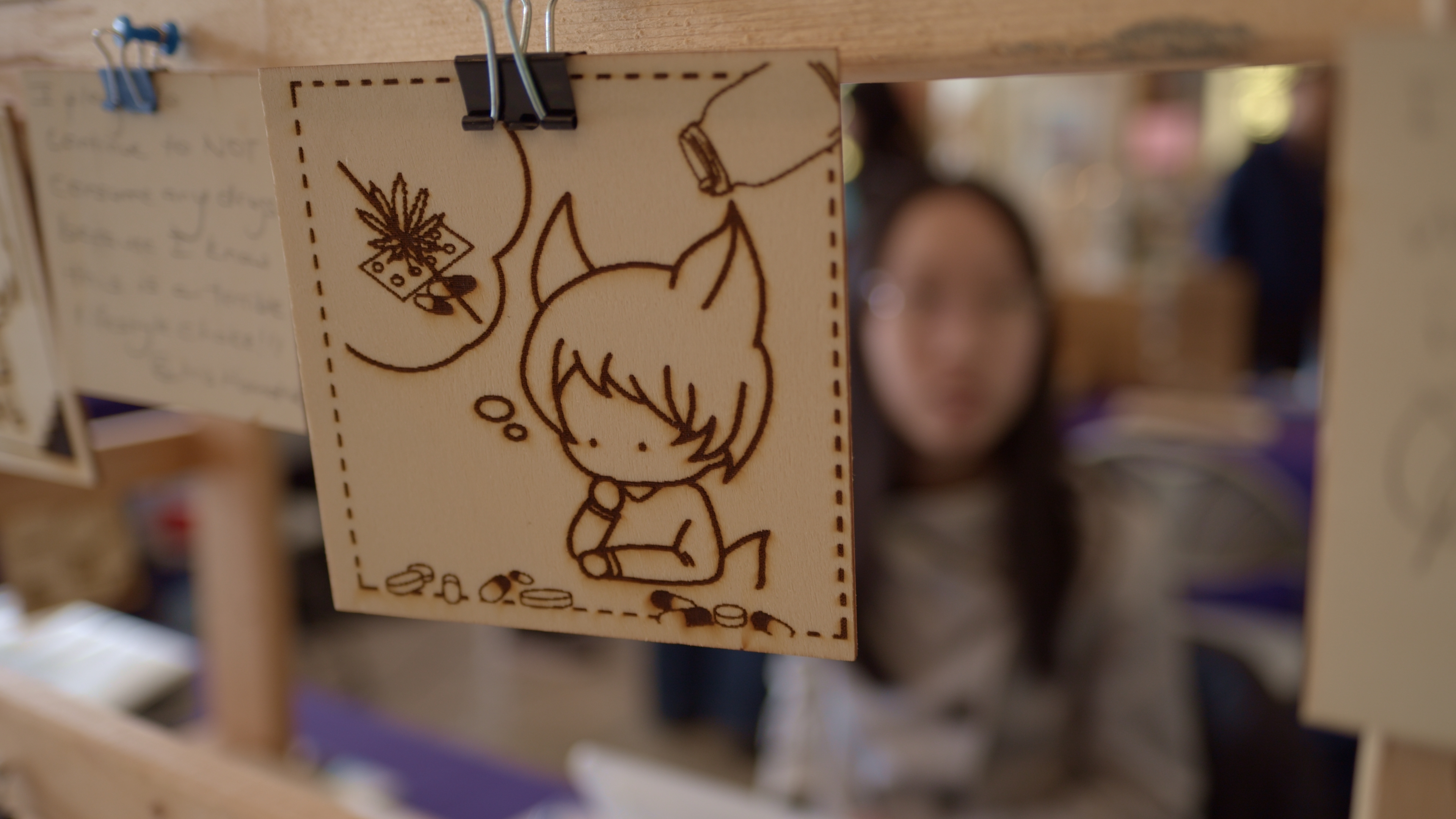 Drug-free wood engraving